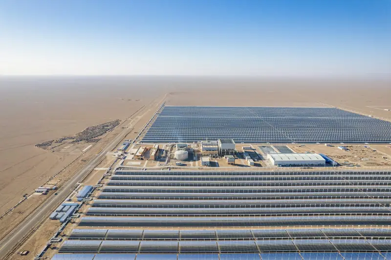 Centrale fotovoltaica vista con la termocamera